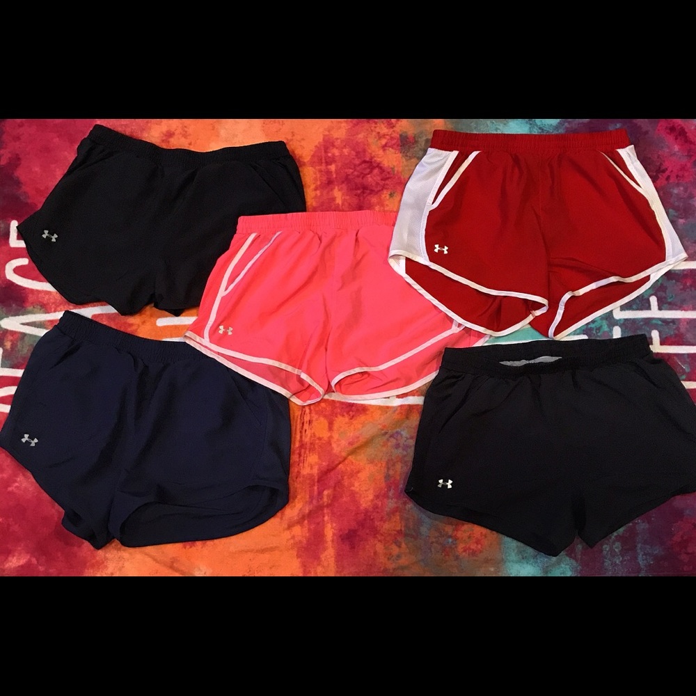 Women’s flyby Under Armour shorts size M 5 pairs